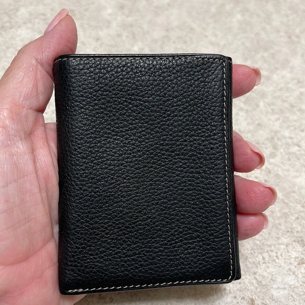 BNWOT DESIGNER BLACK PEBBLE SOFT LEATHER TRI-FOLD WALLET